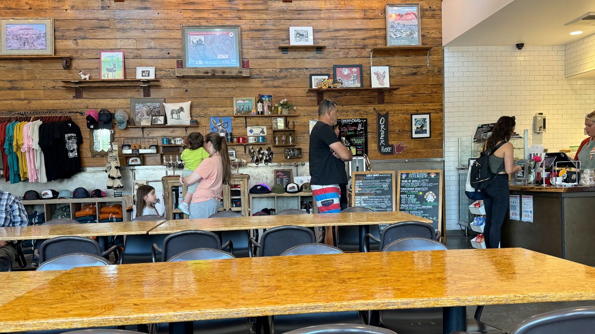 Cottonwood Station - Indoor Dining - Hidden Gem - Everyday.Vegas