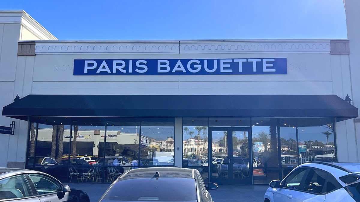 Exterior of Paris Baguette