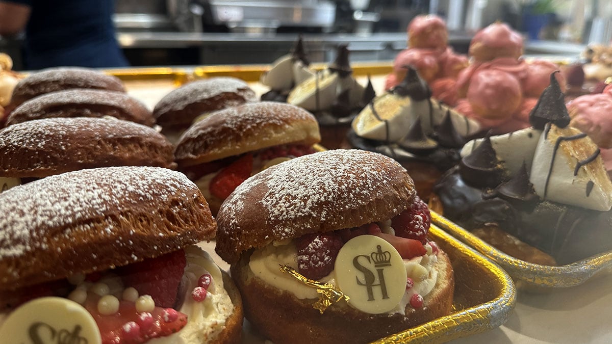 Saint Honoré offers deliciout Cream and Strawberries Doughnuts