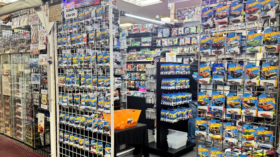 Toys Fantastik Indoor Swapmeet.jpg~bak