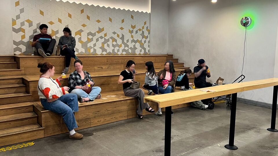 Sitting Area at Somisomi