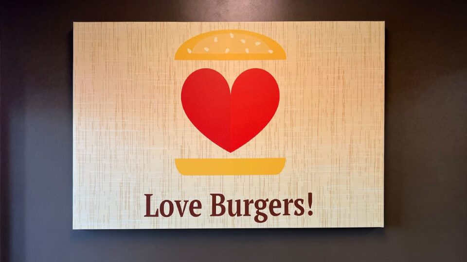 R Burgers Decoration