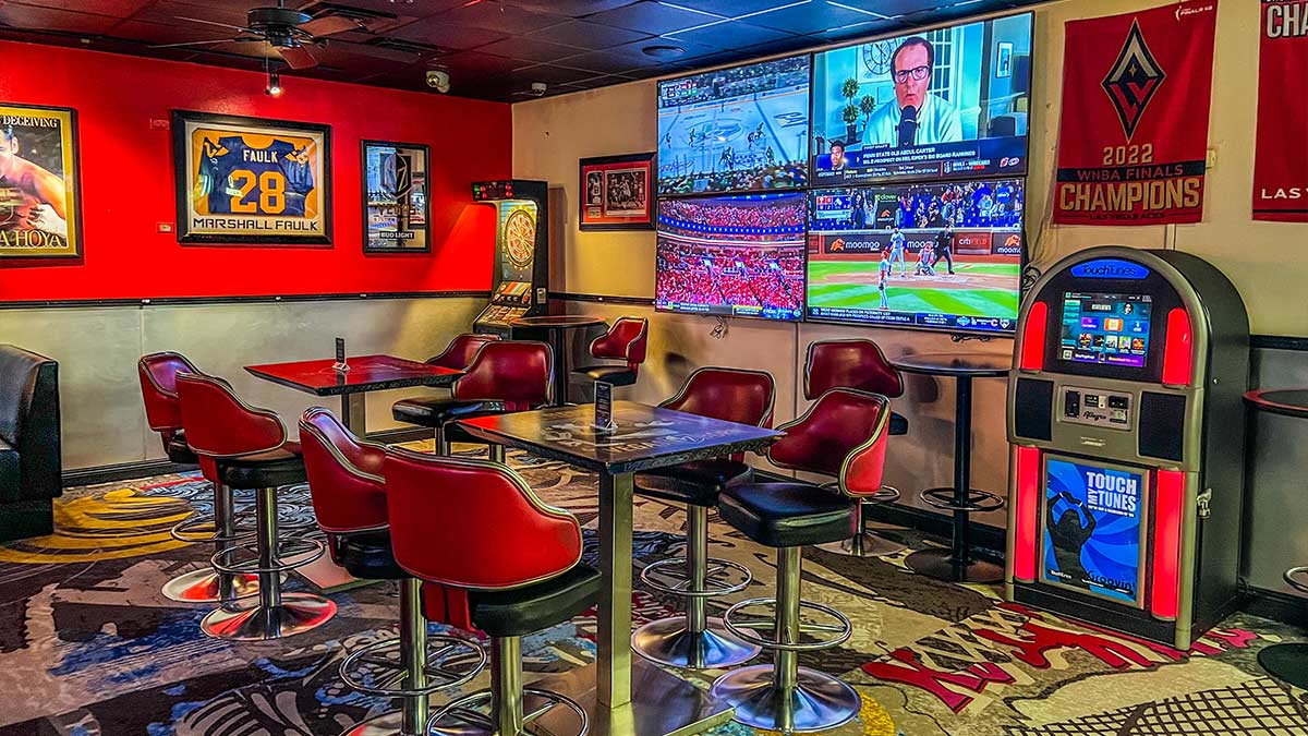 Rush Hour Bar & Grill