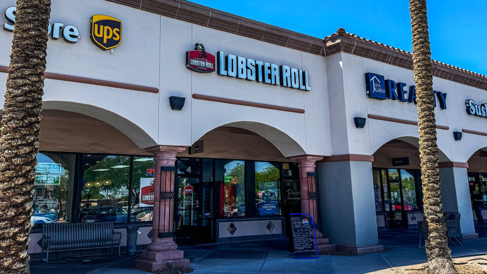 Outside Mystic Lobster Roll Company