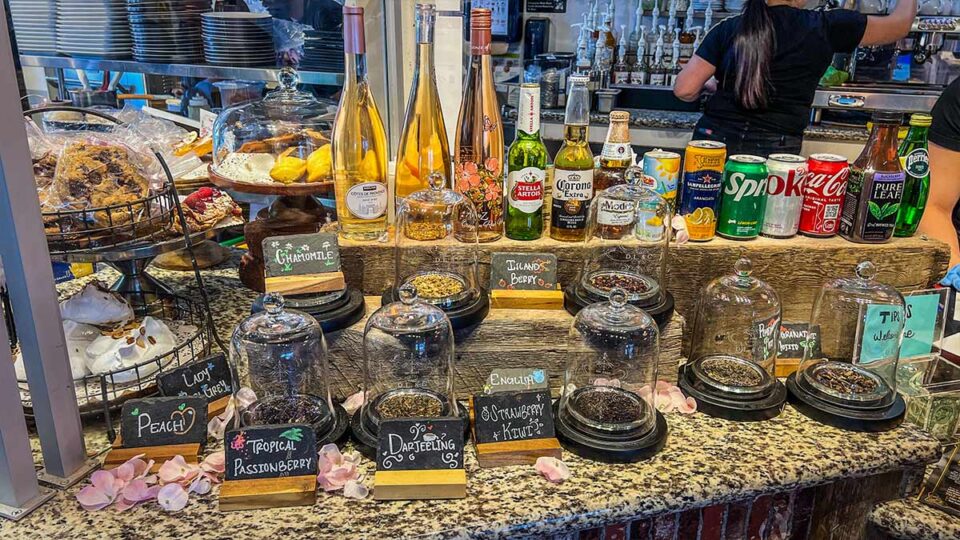 loose leaf herbal teas at the counter