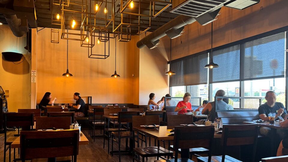 Inside Jinya - Modern Decor with industial look