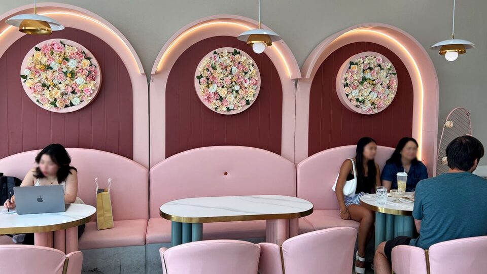 Lounge Chairs at Mango Mango Dessert