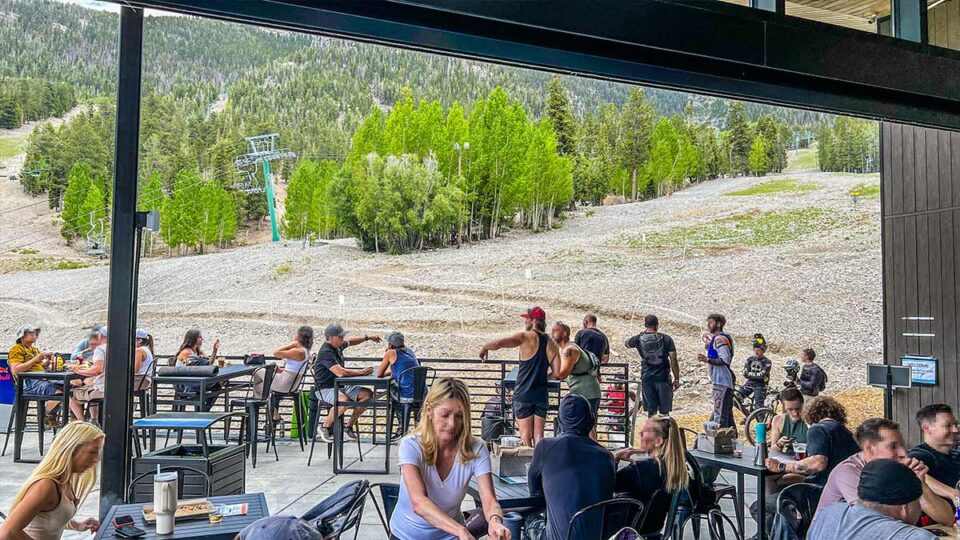 busy-afternoon-at-lee-canyon