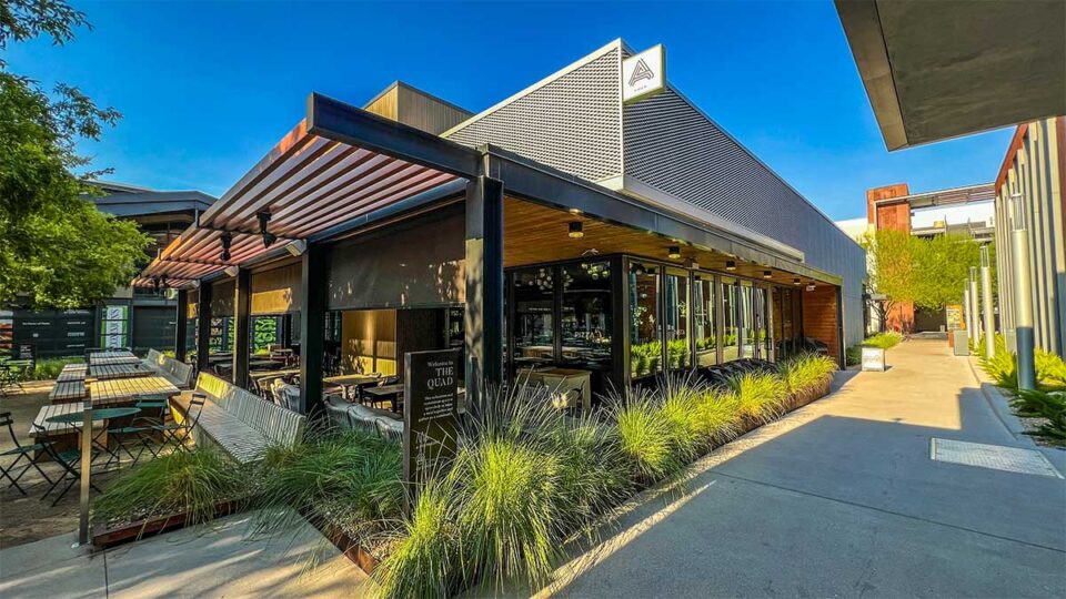 Outdoor patio at AMARI Italian Kitchen at UnCommons
