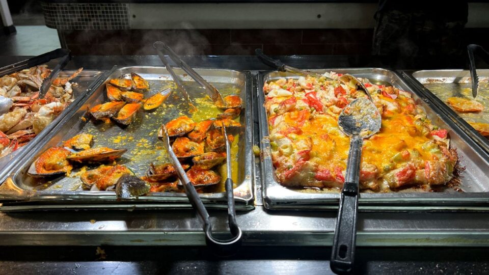 Oysters and Crab from Hibachi Grill and Supreme Buffet