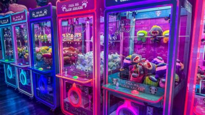 Pick Me Claw Arcade: The Ultimate Plushie Spot
