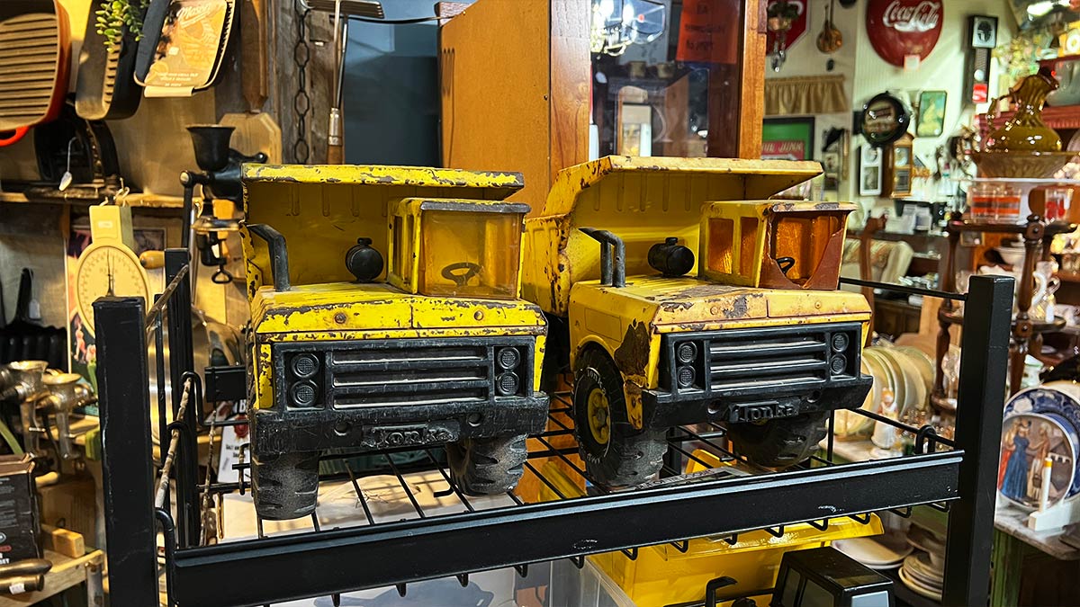 Goatfeathers Yellow Truck Decoration