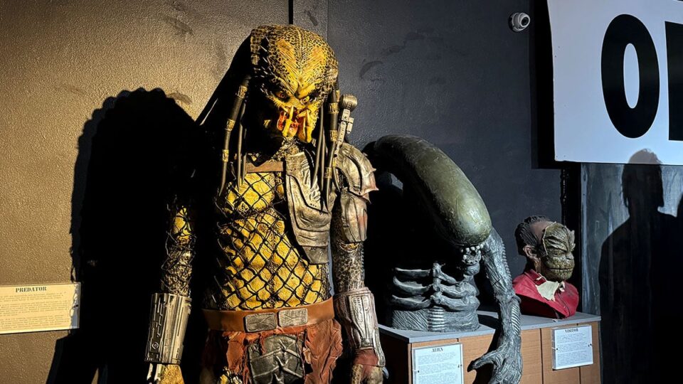 Life-size Predator and Alien figures on display at Outpost 51 Alien Museum.