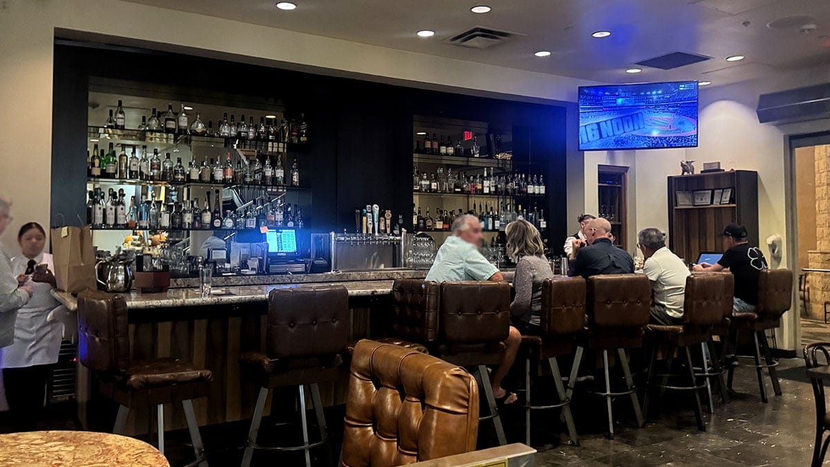 Echo & Rig in Tivoli Village.