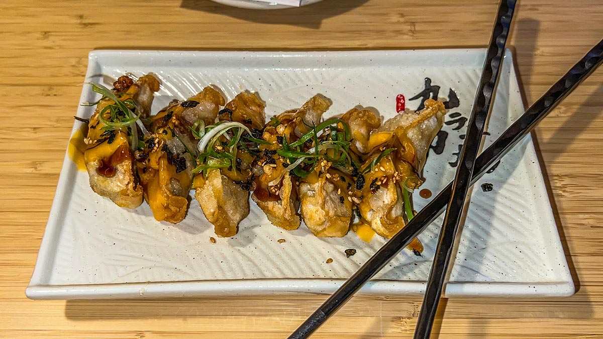 Deep fried gyoza dumplings at Kyuramen