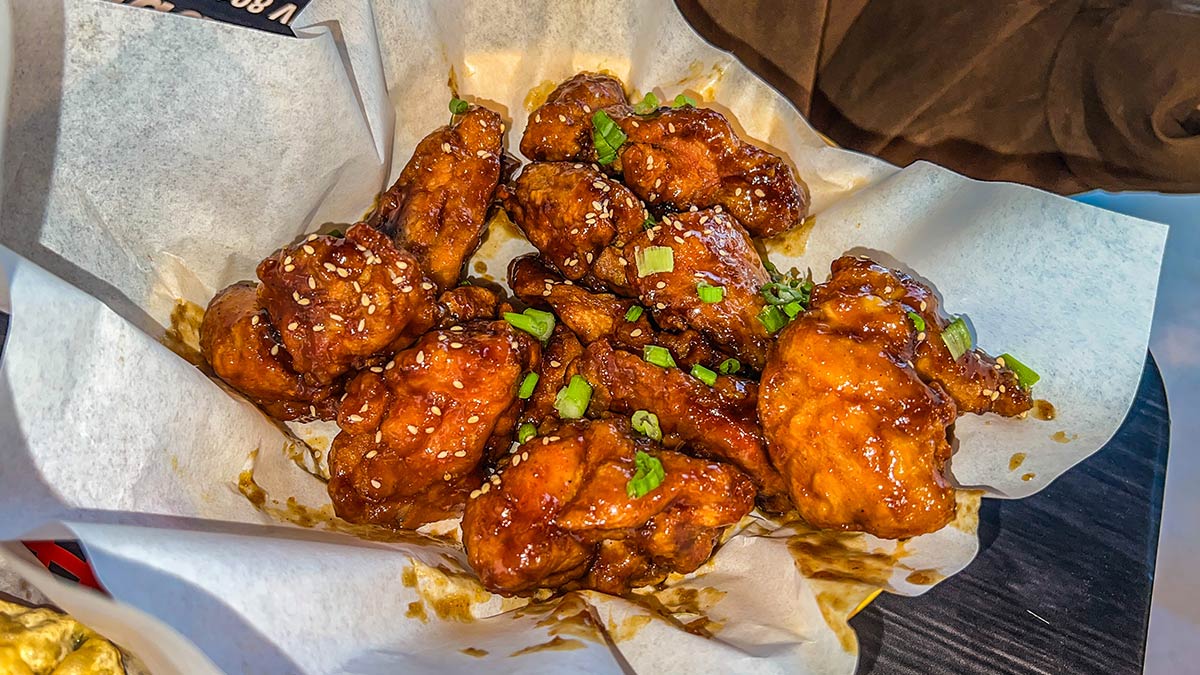 Galbi Boneless Wings At Bb.Q Chicken