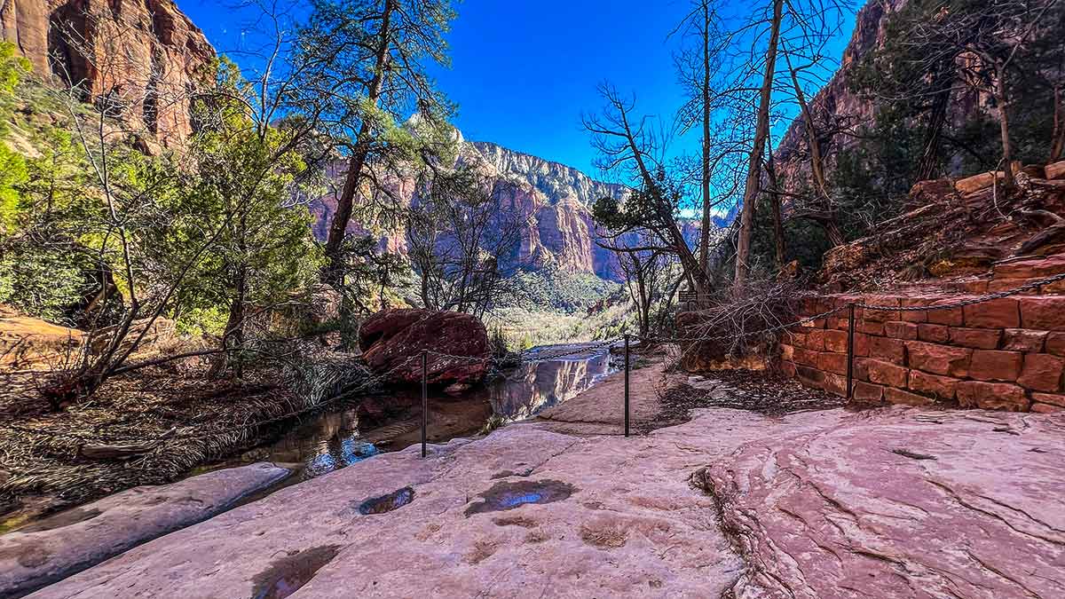Middle-Emerald-Pool-Waterfall-Zion-Canyon