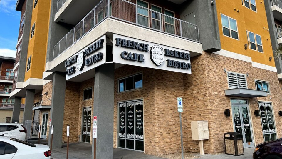 Exterior view of Le Café Central located on Spring Mountain Road in Las Vegas Chinatown.
