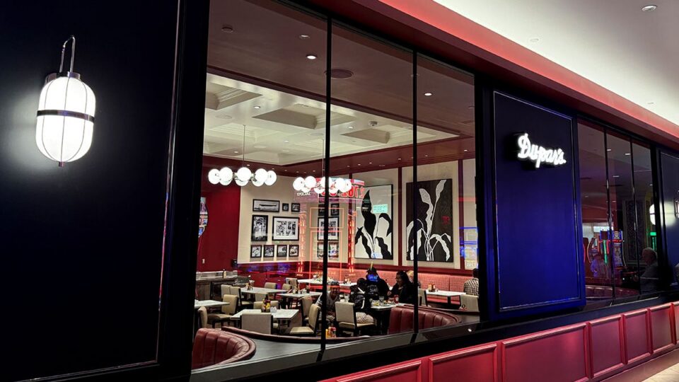 Front view of Du-Par's signage at Suncoast Casino