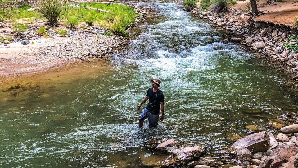 hiking-though-the-virgin-river