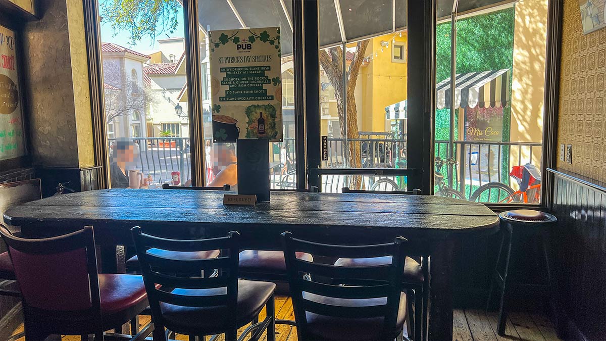 The-Pub-in-Lake-Las-Vegas-Small-Room-Seating