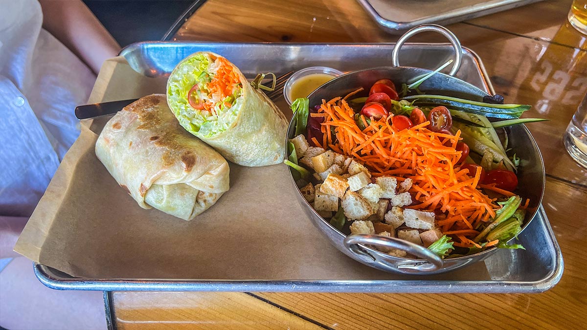 595-Craft-And-Kitchen-Edamame-Hummus-Wrap