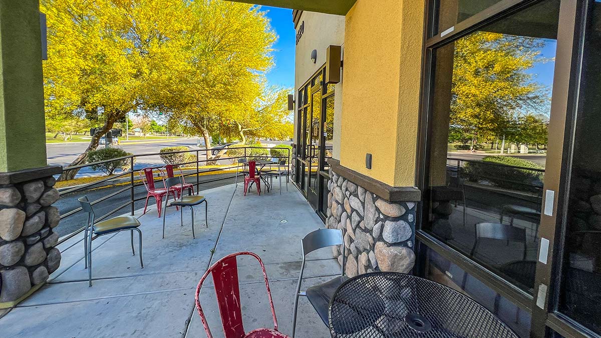 Grouchy-Johns-Coffee-Patio