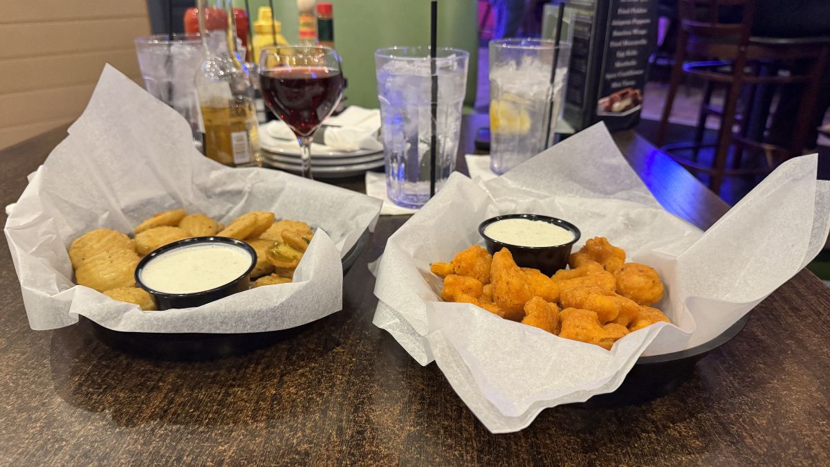 buffalo cauliflower and fried pickles appetizer at Bogey’s Bar & Grill West