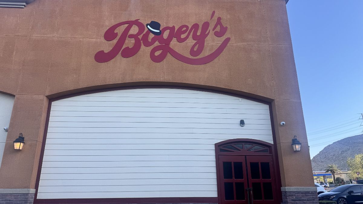 exterior entrance of Bogey’s Bar & Grill West