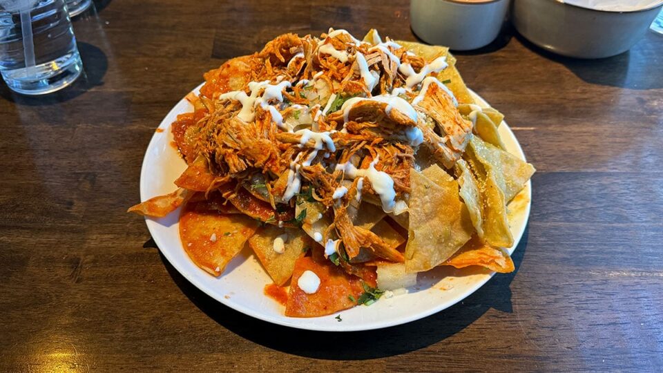 Chilaquiles divorciados at Ta’Chingón.