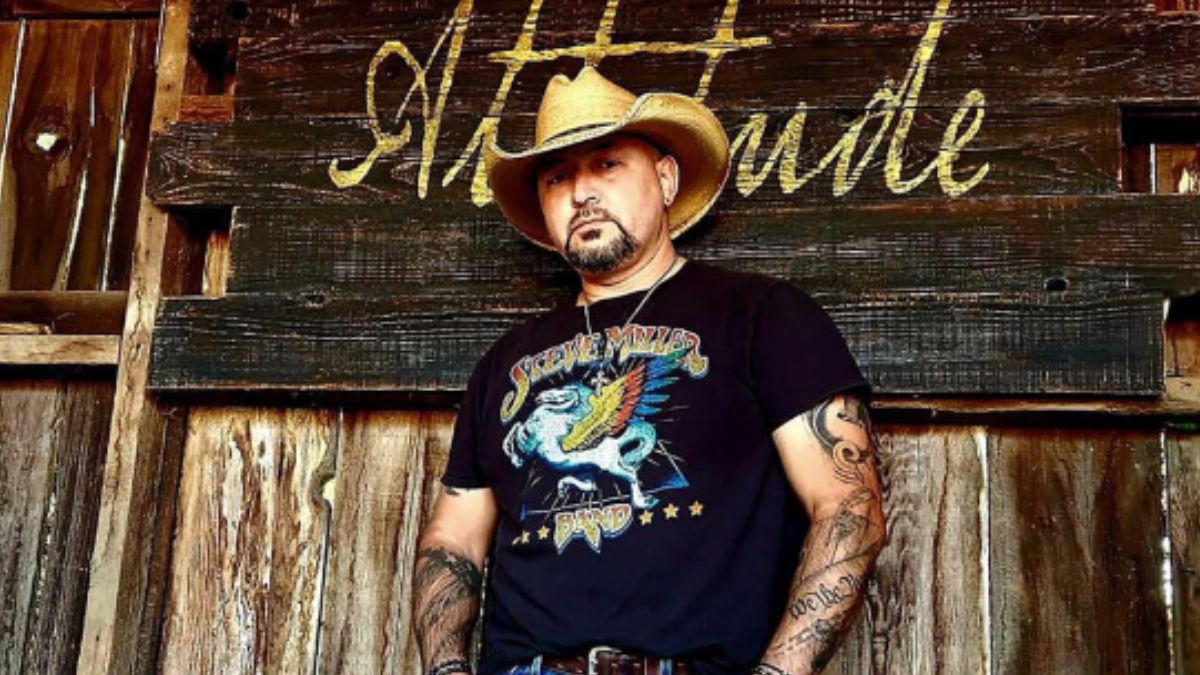 Dirt Road – The Jason Aldean Experience