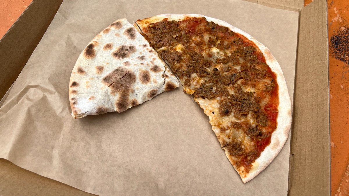 arevik-bakery-lahmajo-armenian-flatbread