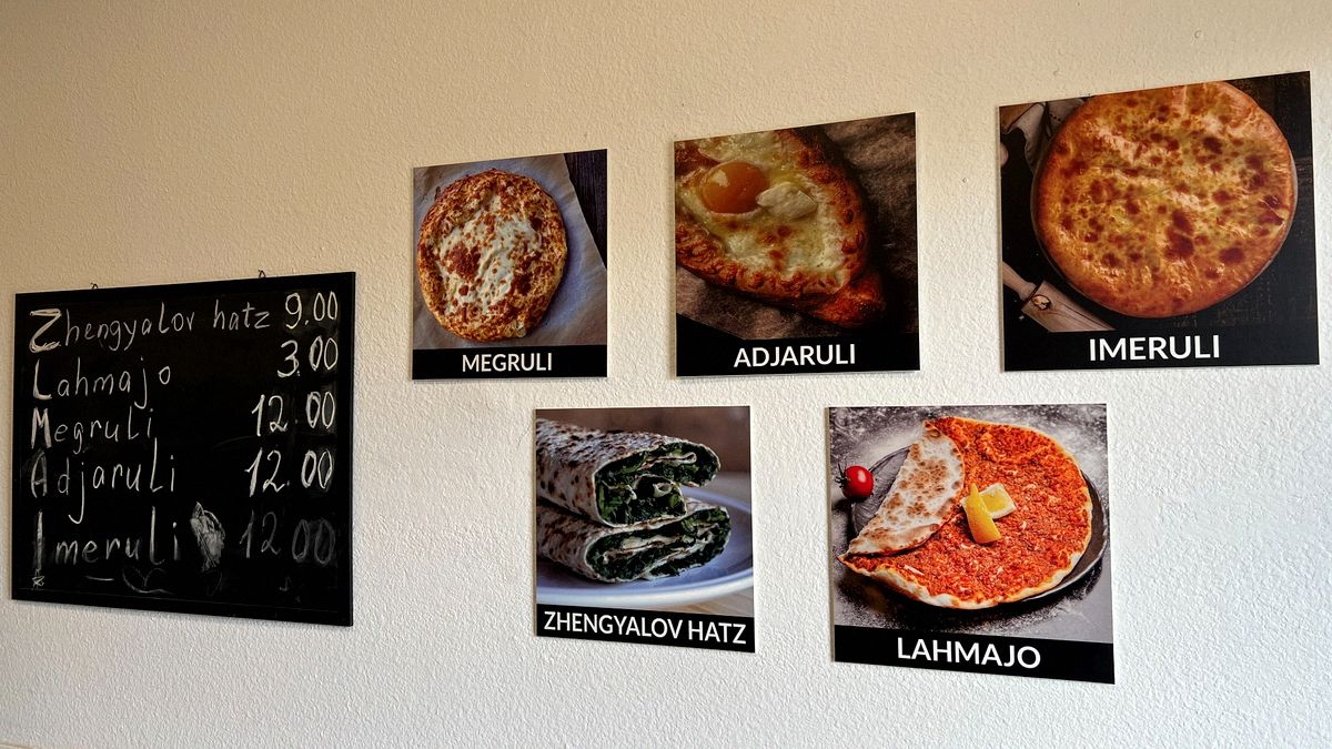 arevik-bakery-wall-menu