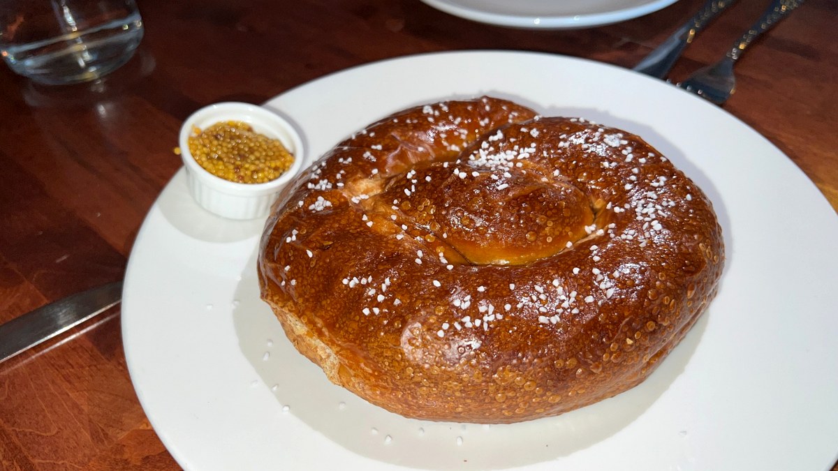 bites-of-europe-soft-pretzel-with-mustard