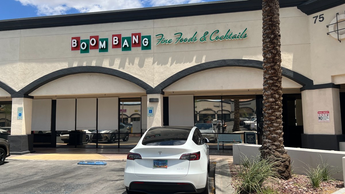 boom-bang-fine-foods-cocktails-exterior-las-vegas
