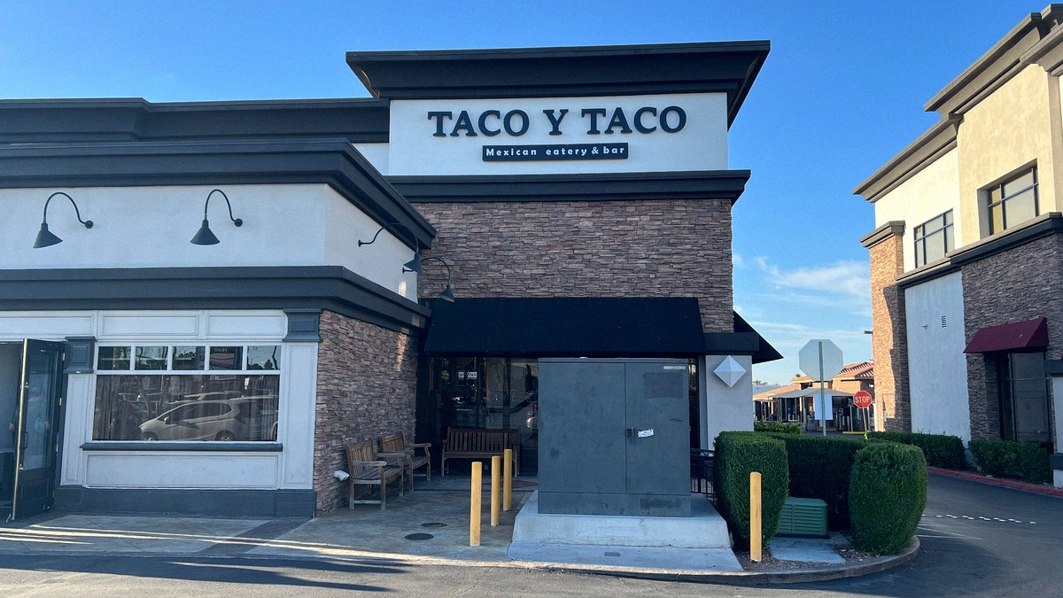 Taco Y Taco Restaurant Exterior Las Vegas