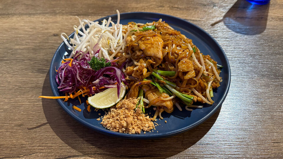 Spicy Pad Thai with chicken at Sen Thai Noodles in Las Vegas