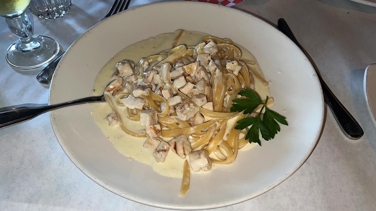 Trattoria Italia Fettuccine Alfredo
